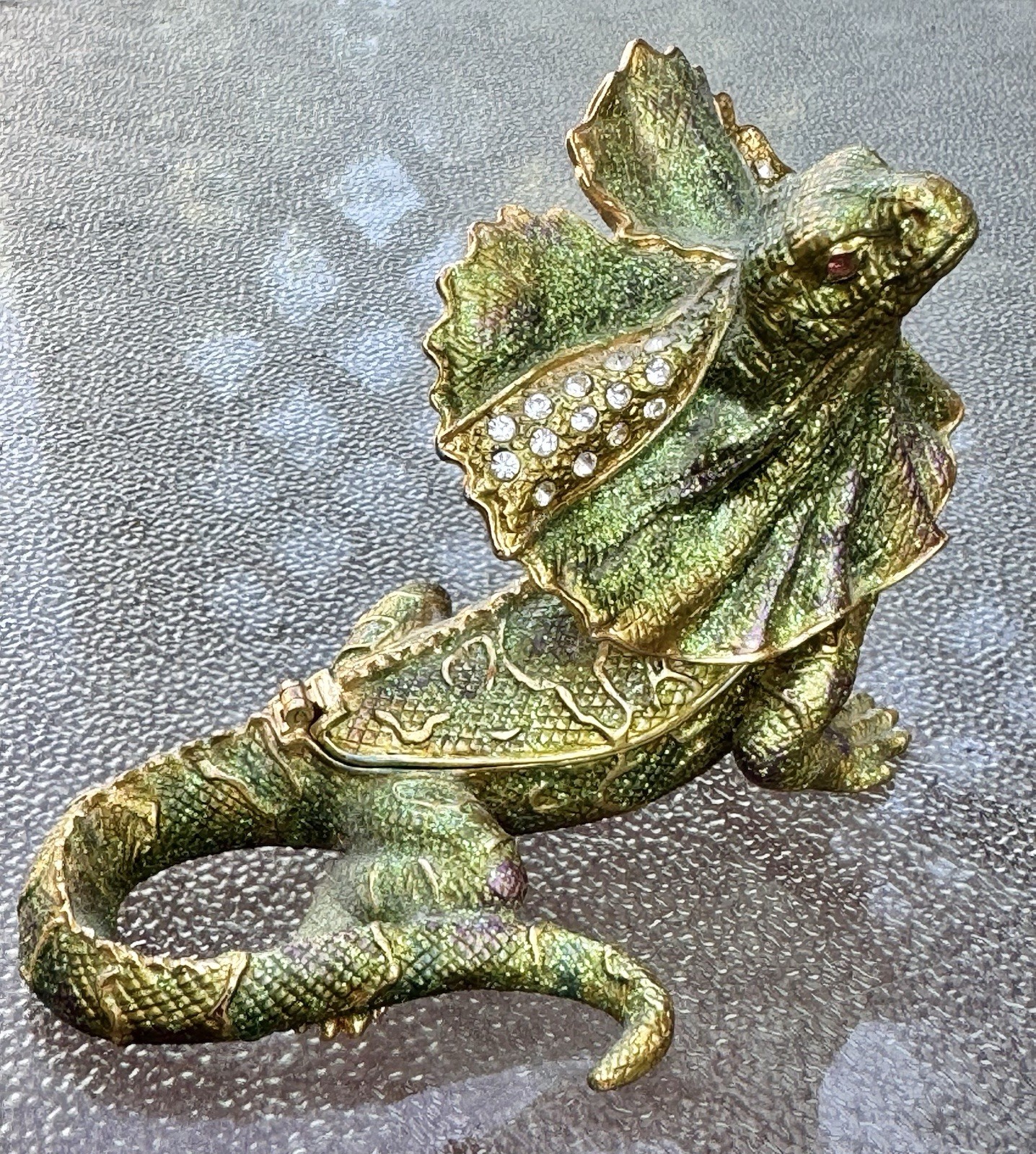 Rucinni Frill Neck Lizard Jeweled Trinket Box w/ SWAROVSKI Crystals Magnetic Lid