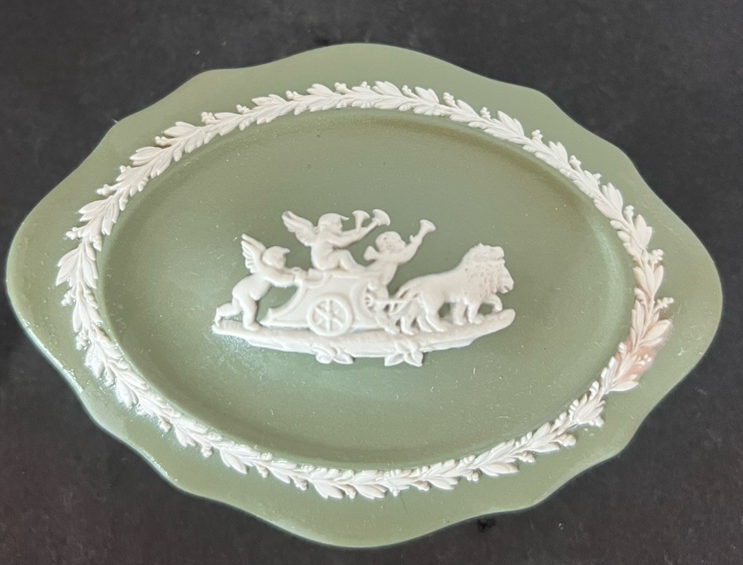 Wedgwood Green Jasperware Oval trinket box  White Chariot England MPN 1957