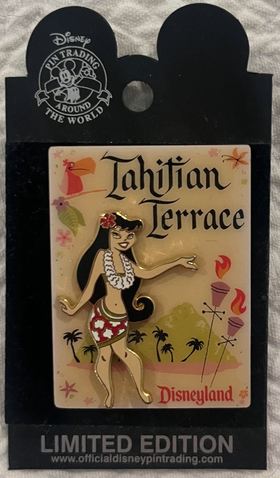 Tahitian Terrace Disneyland Resort Annual Passholder  Dining Pin-LE