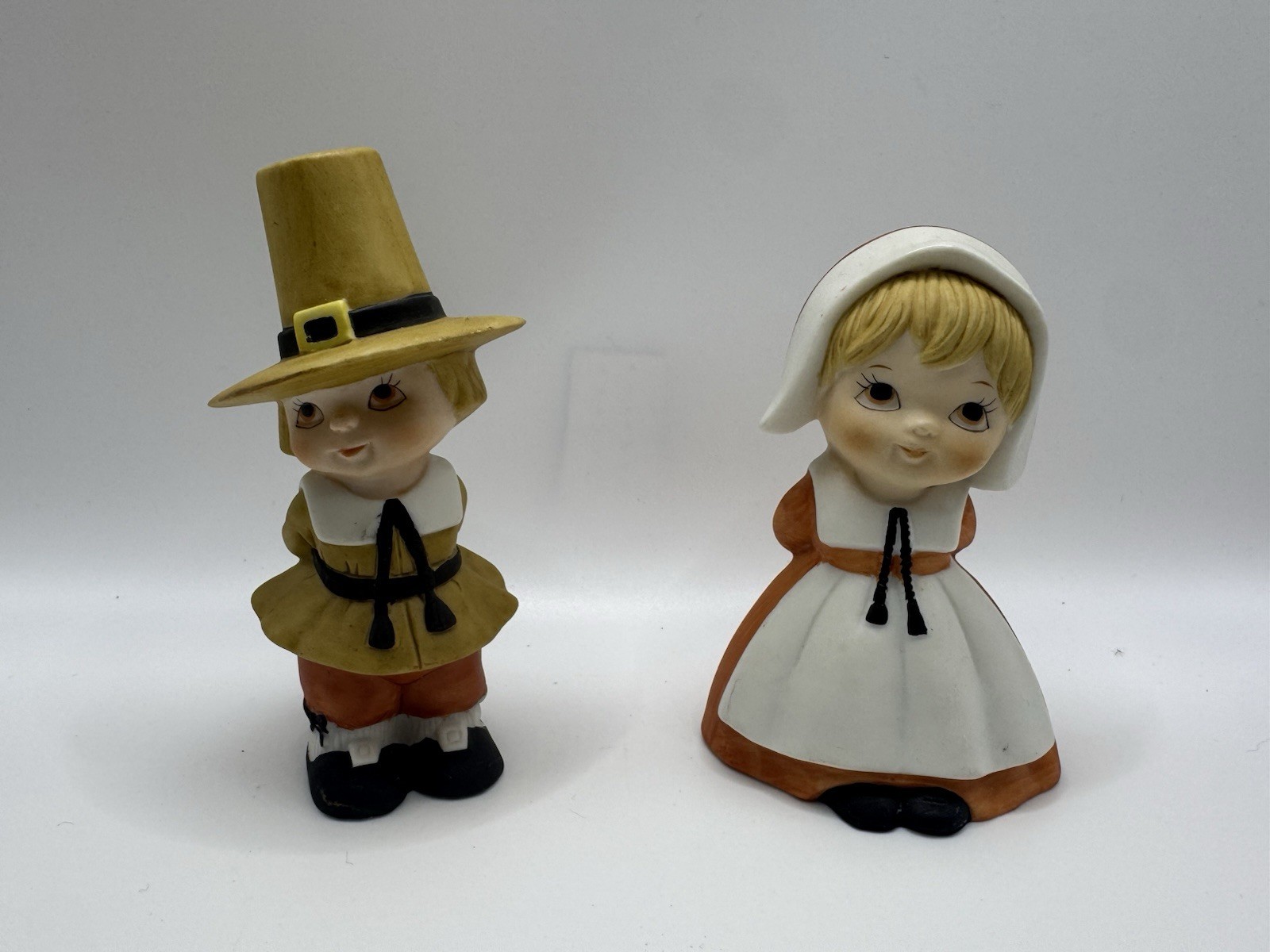 Vintage Lefton Hand-Painted Thanksgiving Pilgrim Boy & Girl Figurine Set Taiwan Vintage Lefton Hand-Painted Thanksgiving Pilgrim Boy & Girl Figurine Set Taiwan