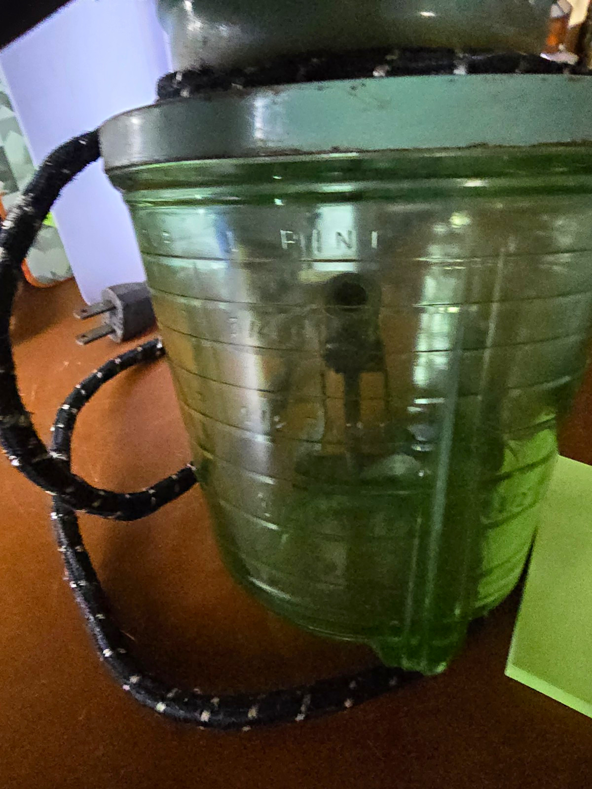 Fan-Mix FAN-MIX Vintage Handheld Mixer Green 16 oz Glass Bowl Corded 1940s Fan-Mix FAN-MIX Vintage Handheld Mixer Green 16 oz Glass Bowl Corded 1940s