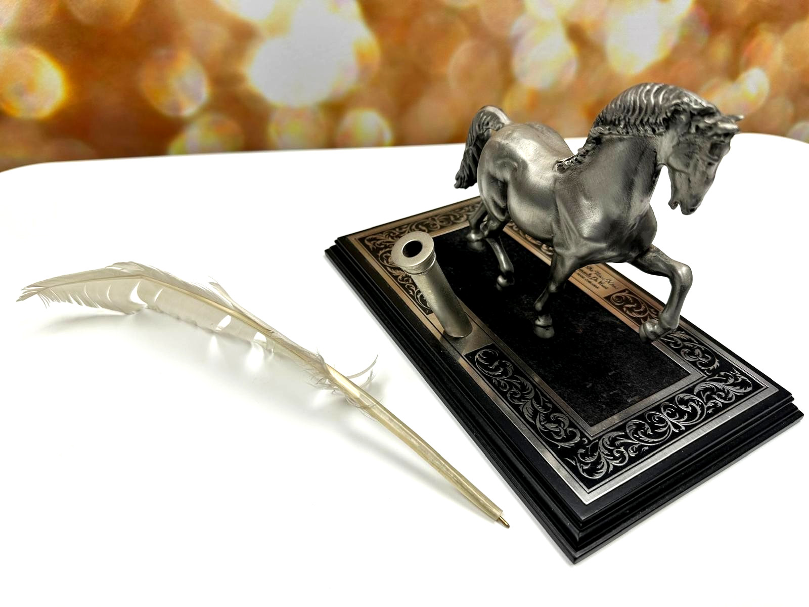 Noble Collection Leonardo Da Vinci Horse Statue w/ Quill Pen Base