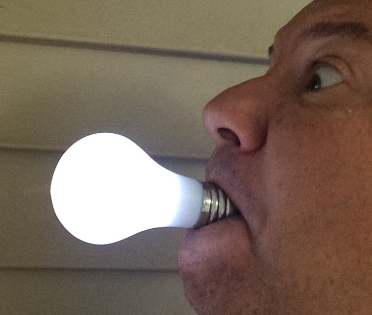 MAGIC LIGHT UP BULB In Mouth Joke Hand Ring LED Family Costume Uncle TV Show 