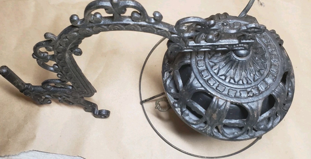 Antique Victorian-Style Black Cast Iron Wall Sconce, Modified for Electricity Antique Victorian-Style Black Cast Iron Wall Sconce, Modified for Electricity