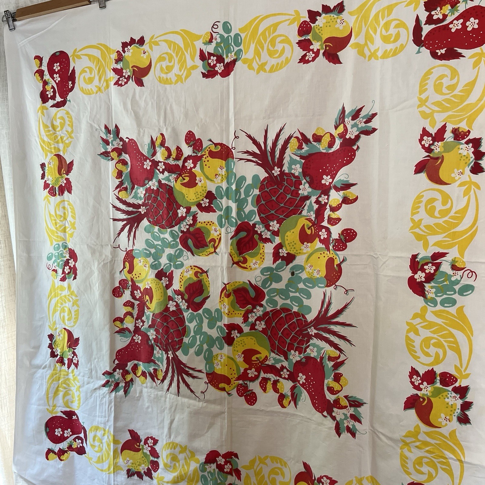 Vintage 1950s Cotton Tablecloth Strawberries Pineapple 50” Square Kitchy Picnic