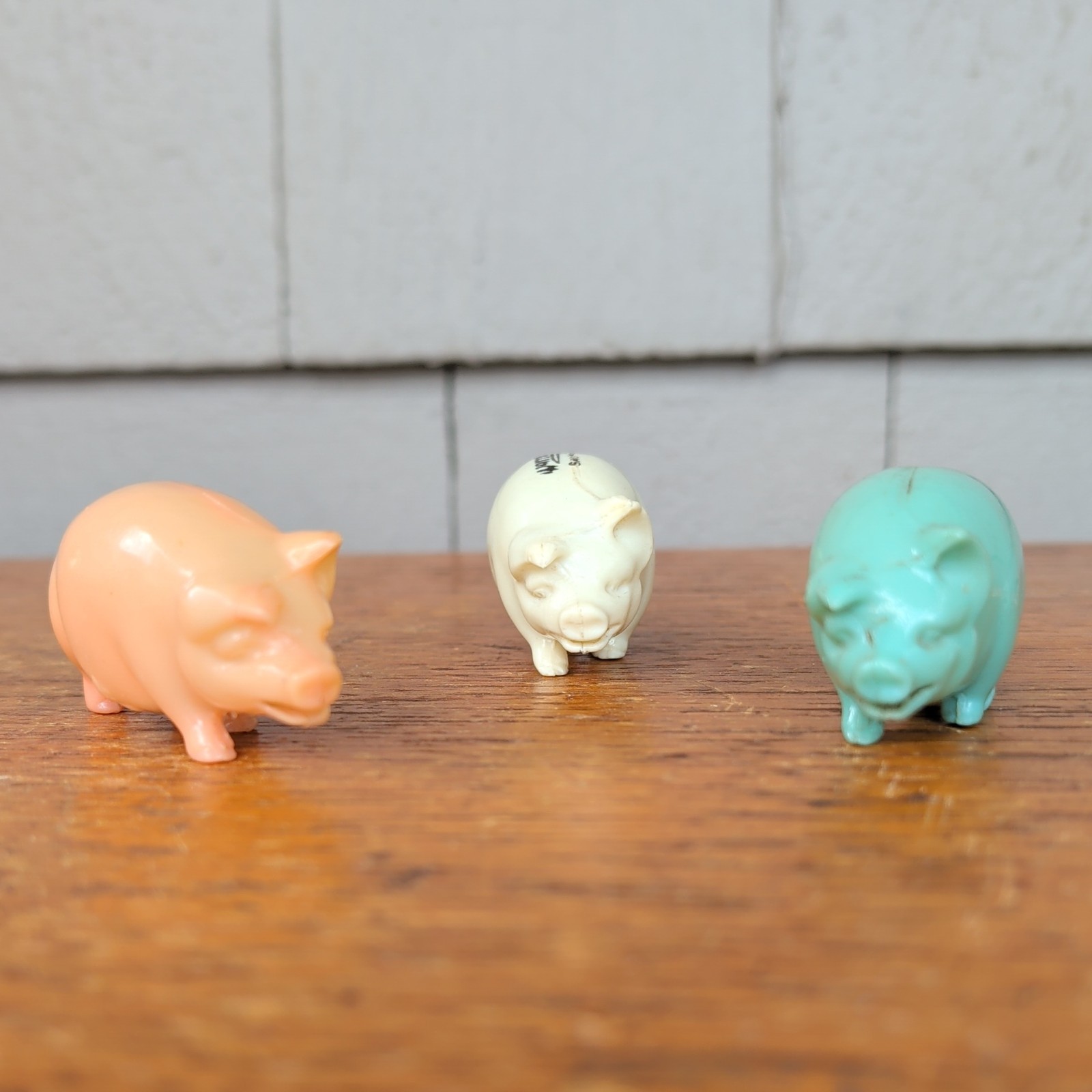 Vintage Celluloid tape Three little pigs Sewing Tape Measure lot DAMAGED Vintage Celluloid tape Three little pigs Sewing Tape Measure lot DAMAGED