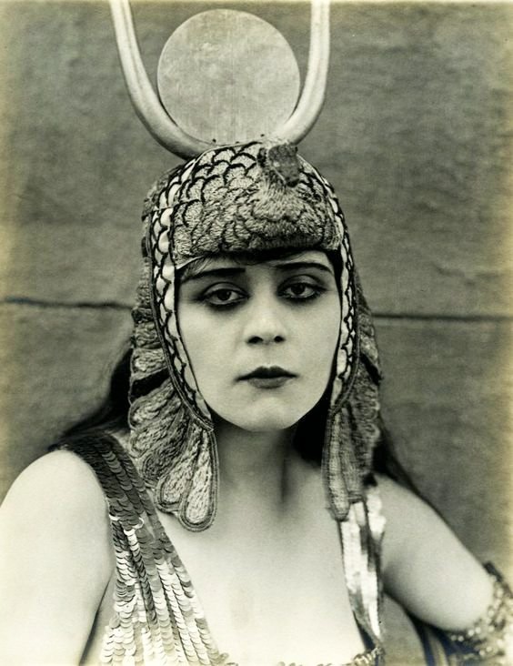 THEDA BARA - As Cleopatra - Early Film Star - 5 x 7 inch Photo Print THEDA BARA - As Cleopatra - Early Film Star - 5 x 7 inch Photo Print