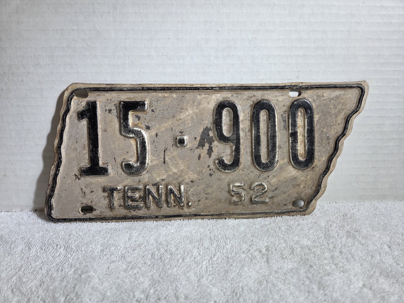 Vintage 1952 Tennessee License Plate - ROBERTSON COUNTY 