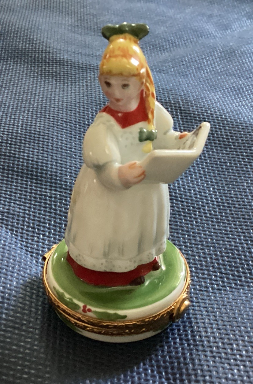 Artoria Limoges Christmas Choir Singer Trinket Box Peint Main France Holiday Artoria Limoges Christmas Choir Singer Trinket Box Peint Main France Holiday