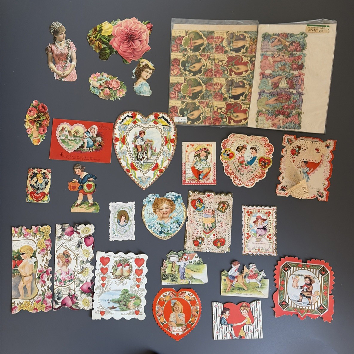 1920s Valentines Day Cards, Paper Lace, Die Cut, Antique Labels - Lot 1920s Valentines Day Cards, Paper Lace, Die Cut, Antique Labels - Lot