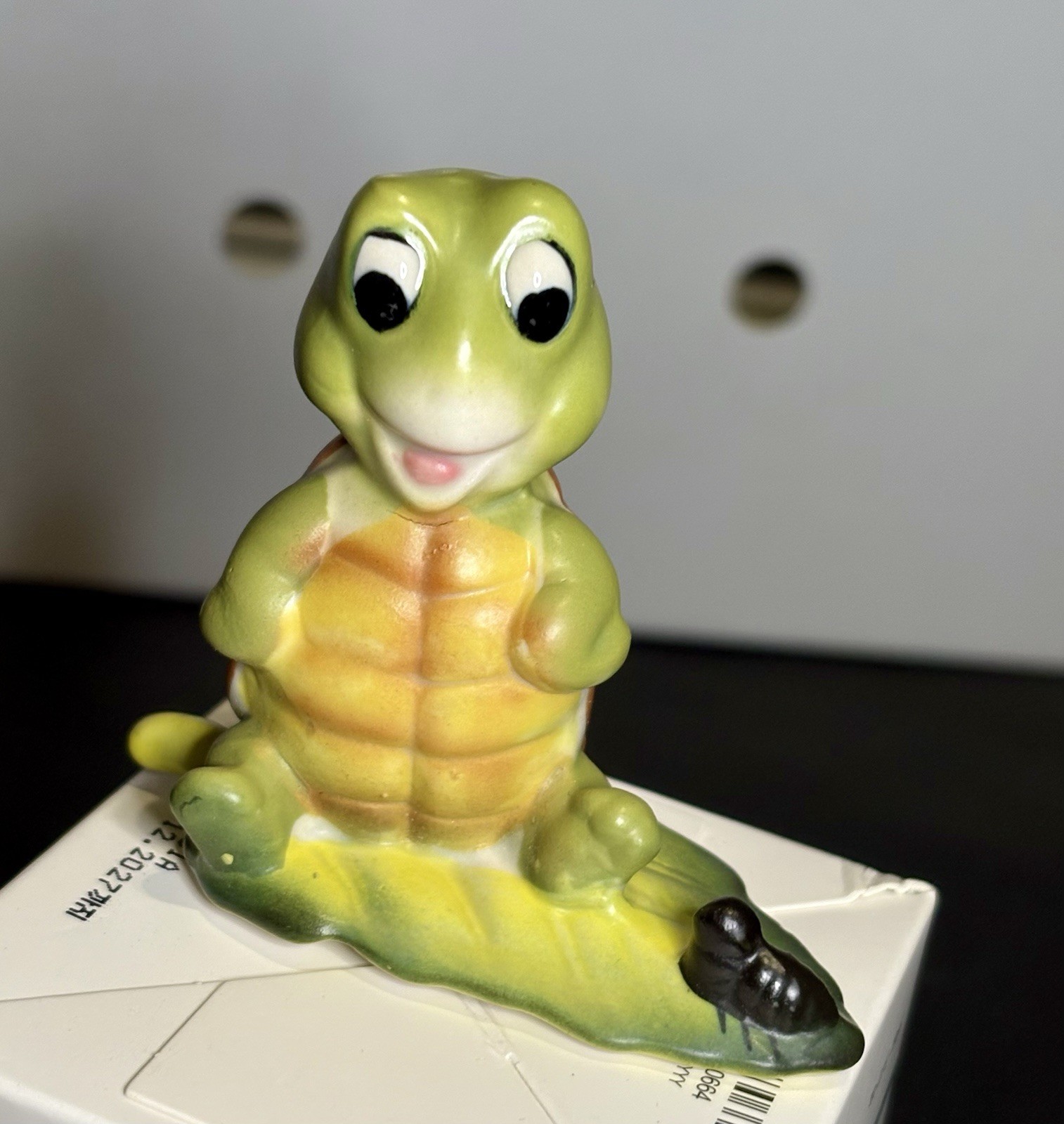 Vintage Cute derpy Happy turtle w/ ant friend on a leaf ceramic 2.5”