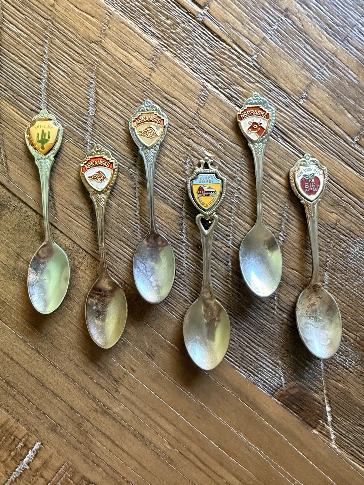 Vintage Souvenir Spoons USA Arizona Arkansas Indiana Nebraska New York City 6Pcs Vintage Souvenir Spoons USA Arizona Arkansas Indiana Nebraska New York City 6Pcs