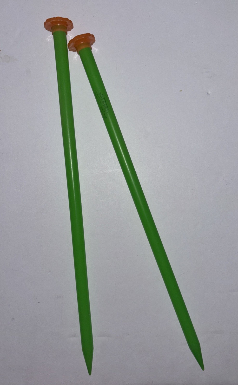 VTG 1960’s Bates FLOWER POWER JEANNE DAMON Knitting Needles Size 17 Green Orange