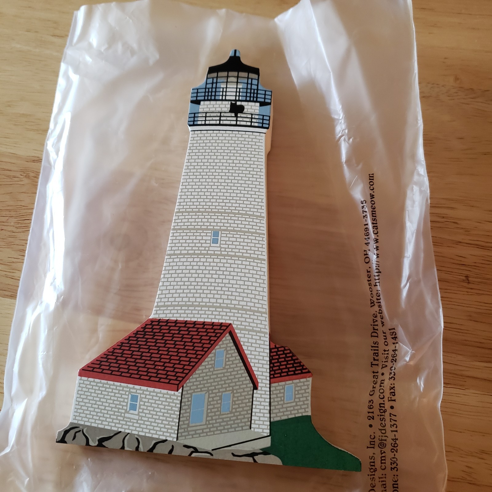 NIP VTG 1998 Signed Boston Light Colonial Lighthouse Ser Cat\'s Meow Shelf Sitter NIP VTG 1998 Signed Boston Light Colonial Lighthouse Ser Cat\'s Meow Shelf Sitter