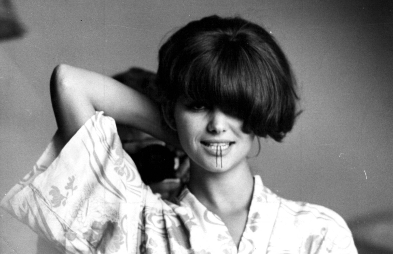 HOLLYWOOD CLAUDIA CARDINALE 1966 SEDUCTIVE POSE PORTRAIT ORIGINAL PHOTO MA80
