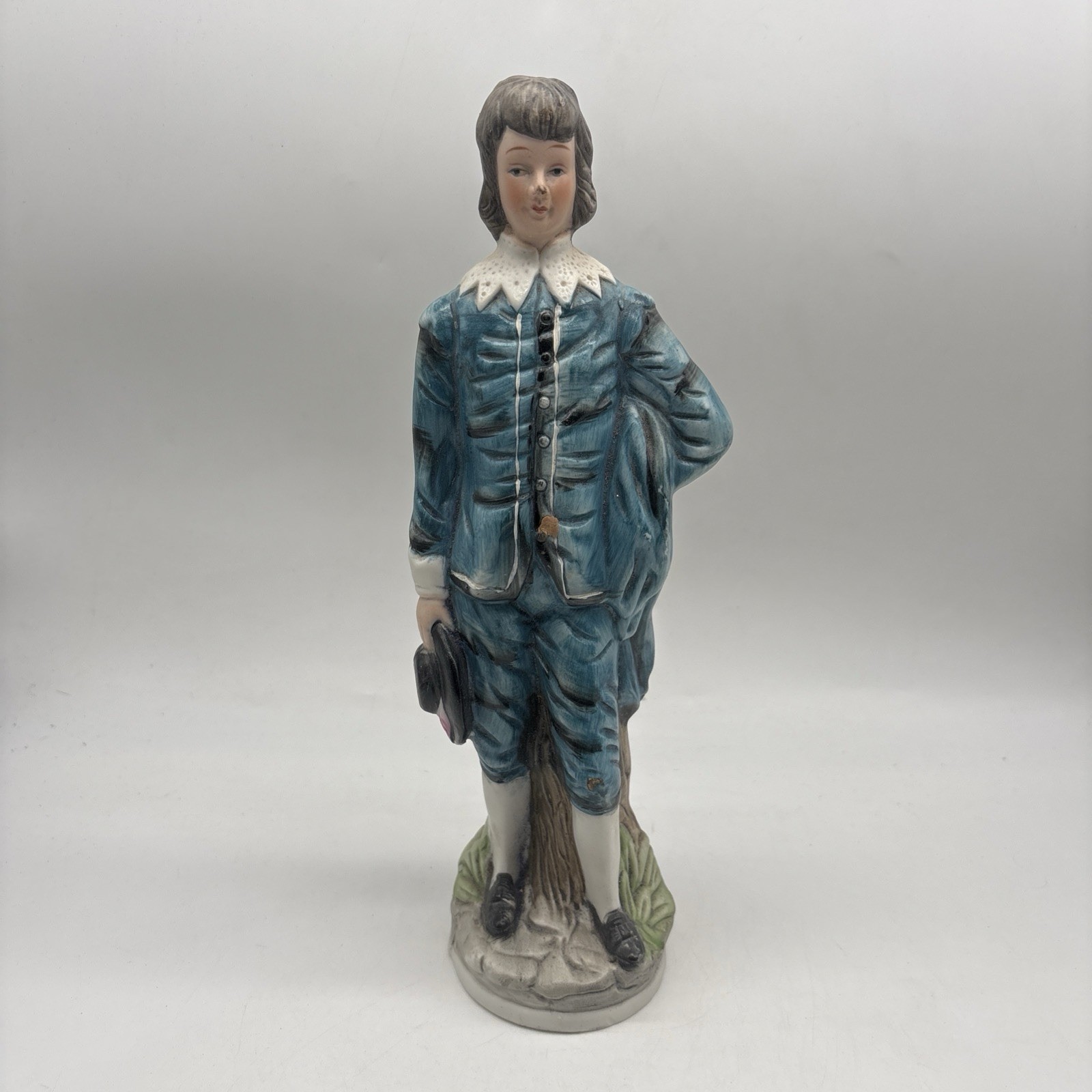 Vintage Colonial Gentleman Blue Boy Ceramic Figurine Vintage Colonial Gentleman Blue Boy Ceramic Figurine