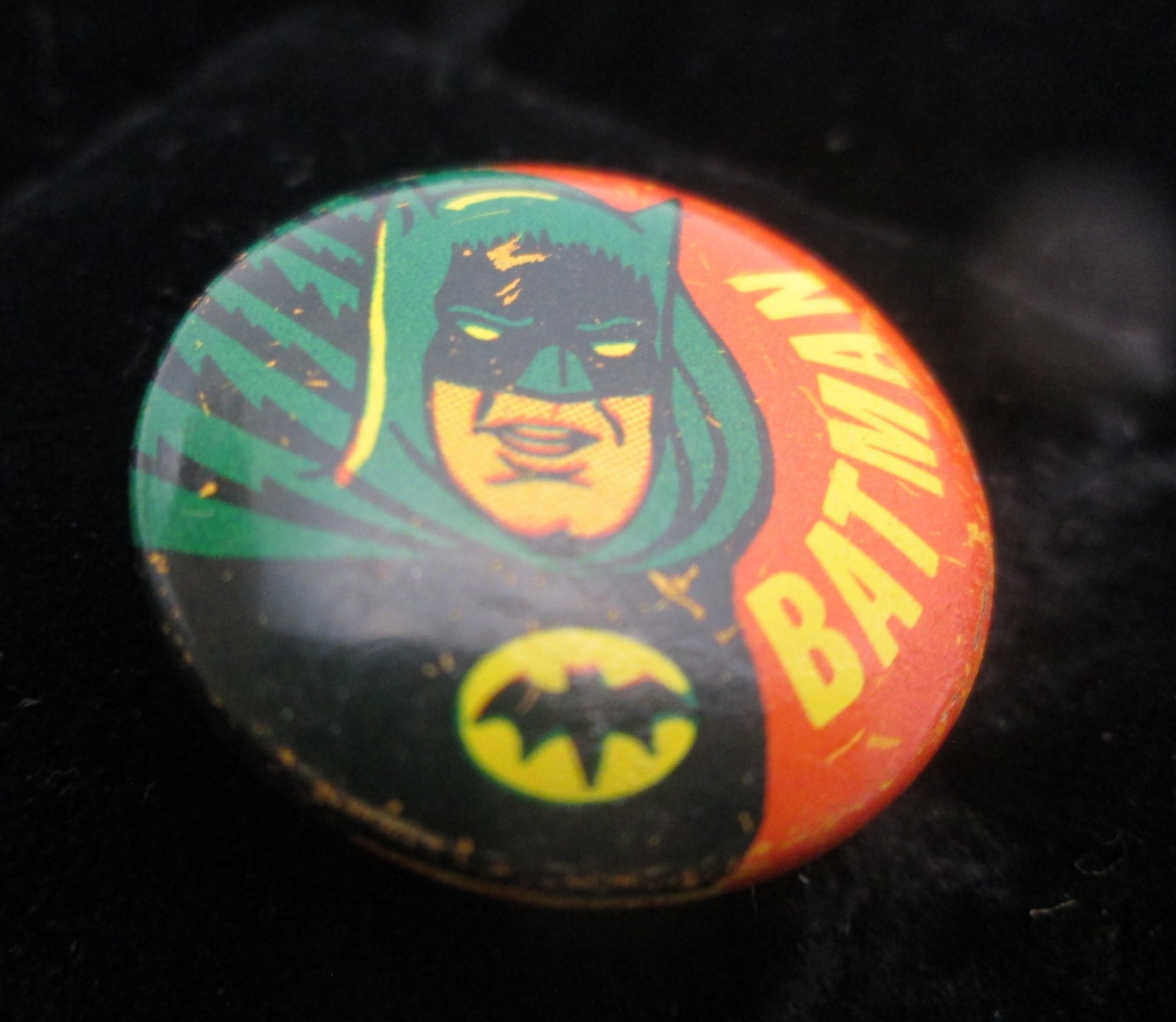 Vintage 1966 Batman Pinback Pin Condition Issues READ Vintage 1966 Batman Pinback Pin Condition Issues READ
