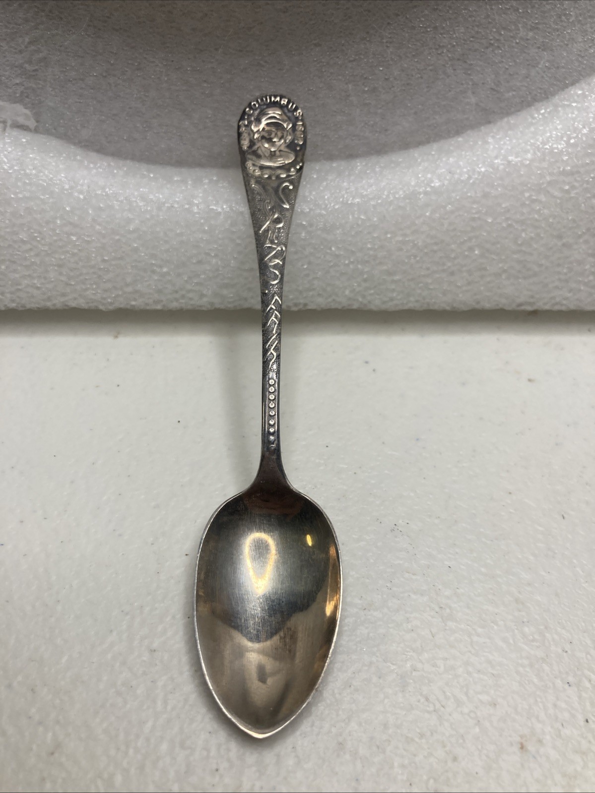 Vintage 1892 Chicago's WORLD'S FAIR /Columbus 1492-1892 Collector 's Spoon. -TD Vintage 1892 Chicago's WORLD'S FAIR /Columbus 1492-1892 Collector 's Spoon. -TD