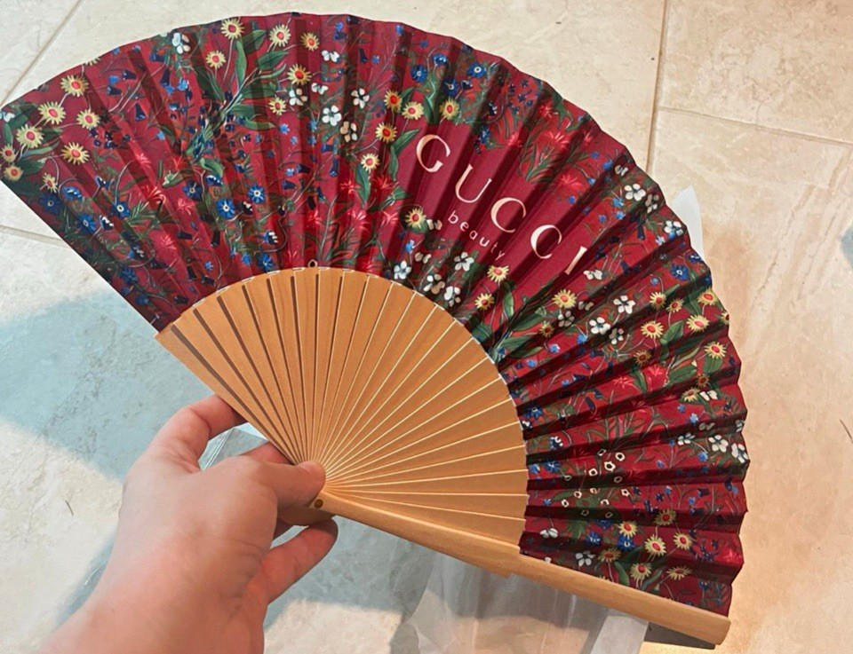 Gucci Beauty Folding Hand Fan Floral Herbarium GWP Rare Collectible Gift Gucci Beauty Folding Hand Fan Floral Herbarium GWP Rare Collectible Gift
