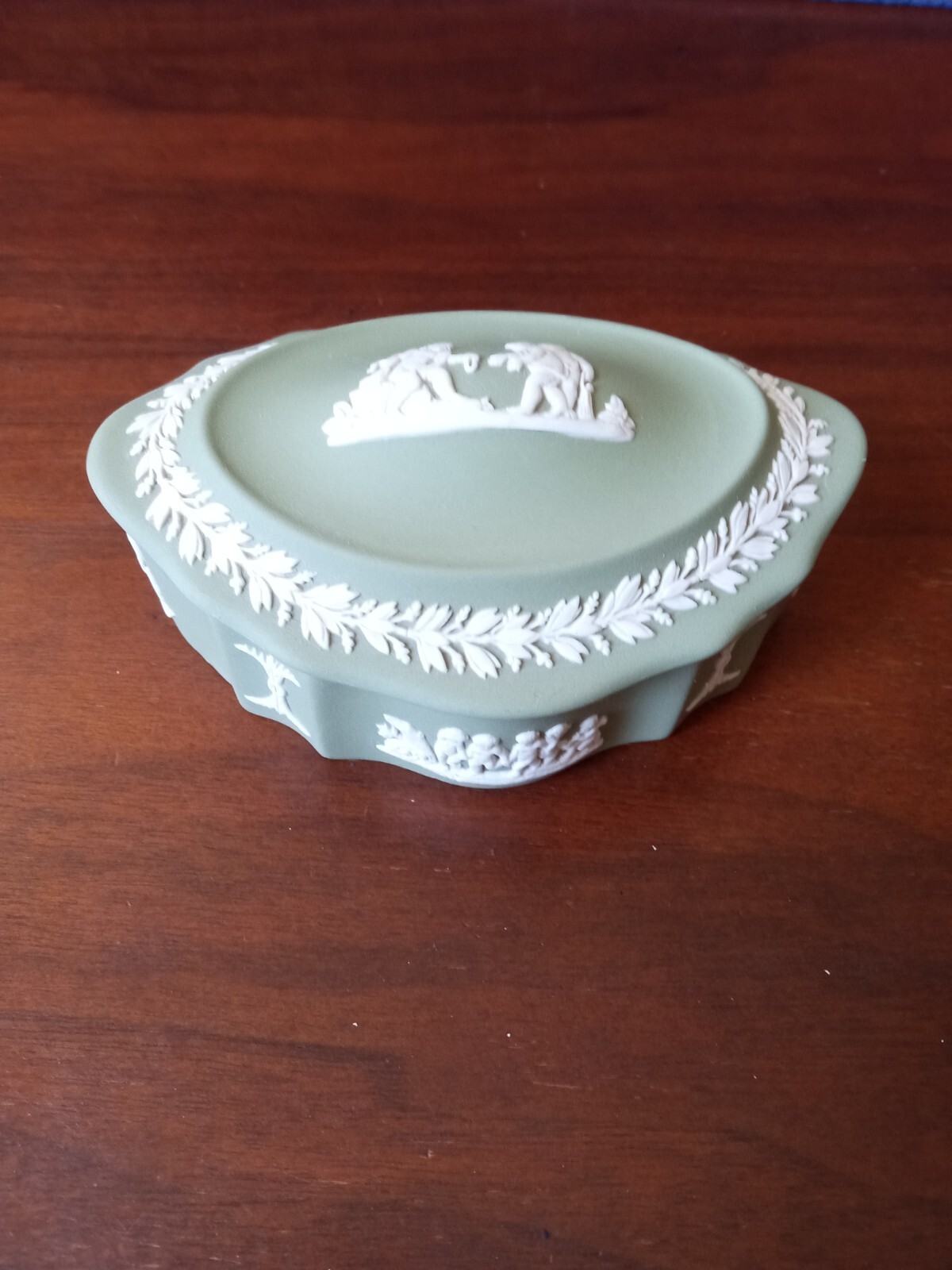 Wedgwood England green sage jasperware trinket jewelry box cherub angel pottery