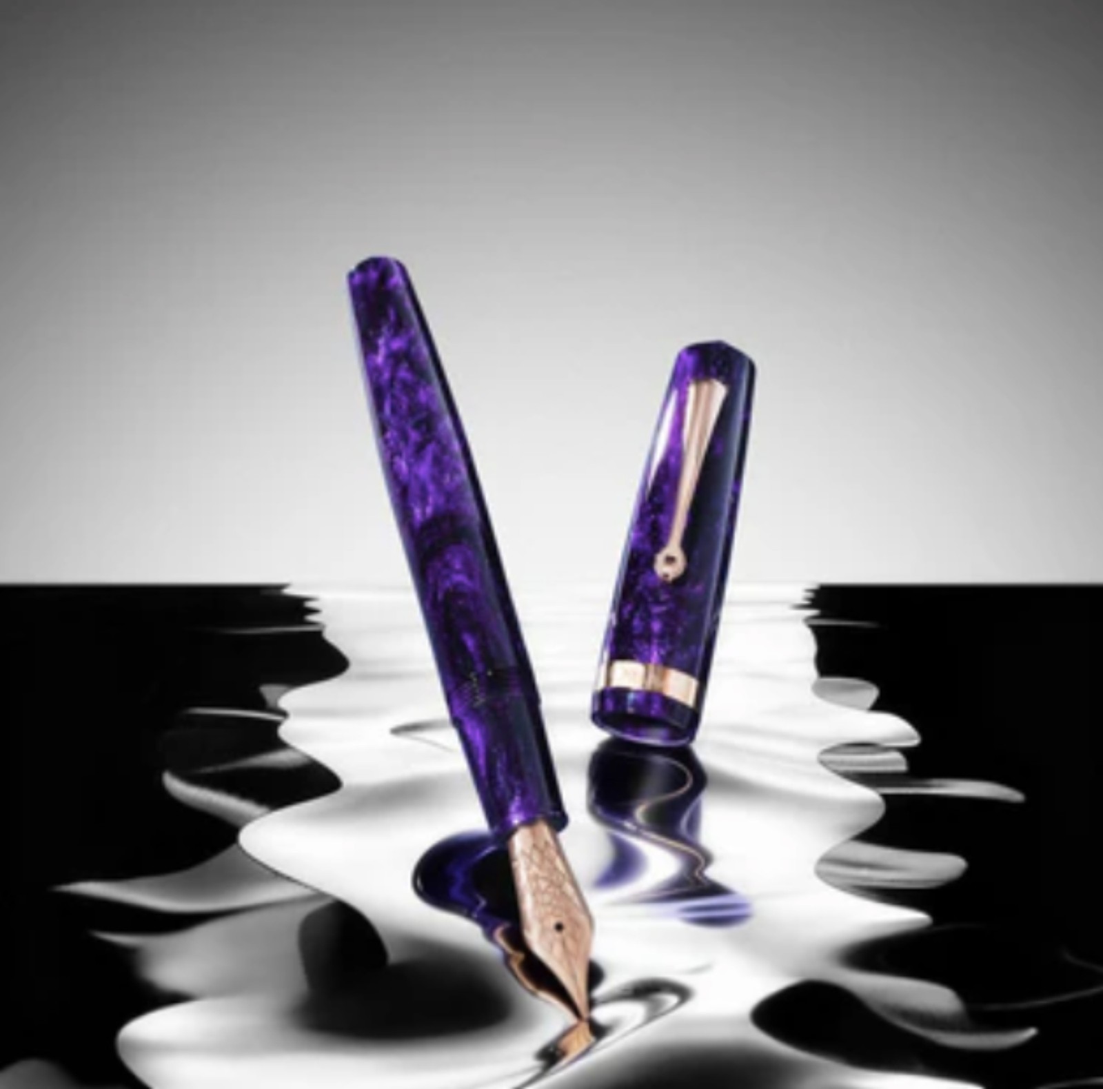 OMAS Studio Fountain Pen in Ametista Profondo with Rose Gold Trim - Medium - NEW