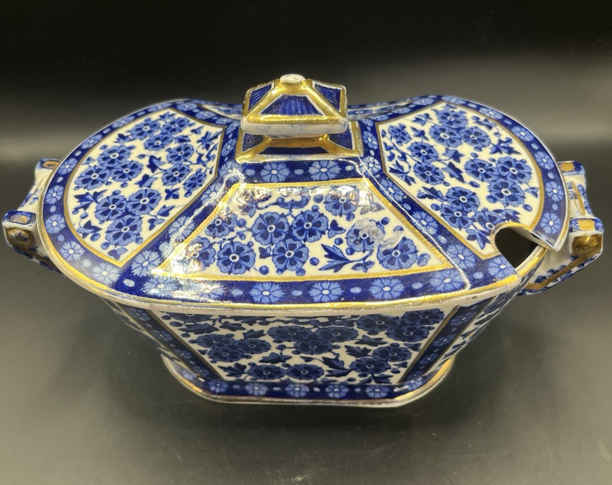 Ridgeway Hawthornden Covered Tureen-English Blue&White w/Gilt Trim, c.1890 Ridgeway Hawthornden Covered Tureen-English Blue&White w/Gilt Trim, c.1890