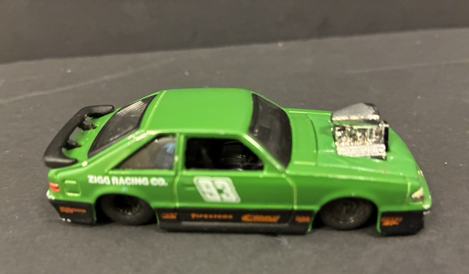 2021 MAISTO ELITE TRANSPORT 1993 FORD SVT COBRA ZIGG #93 GREEN DIECAST 3