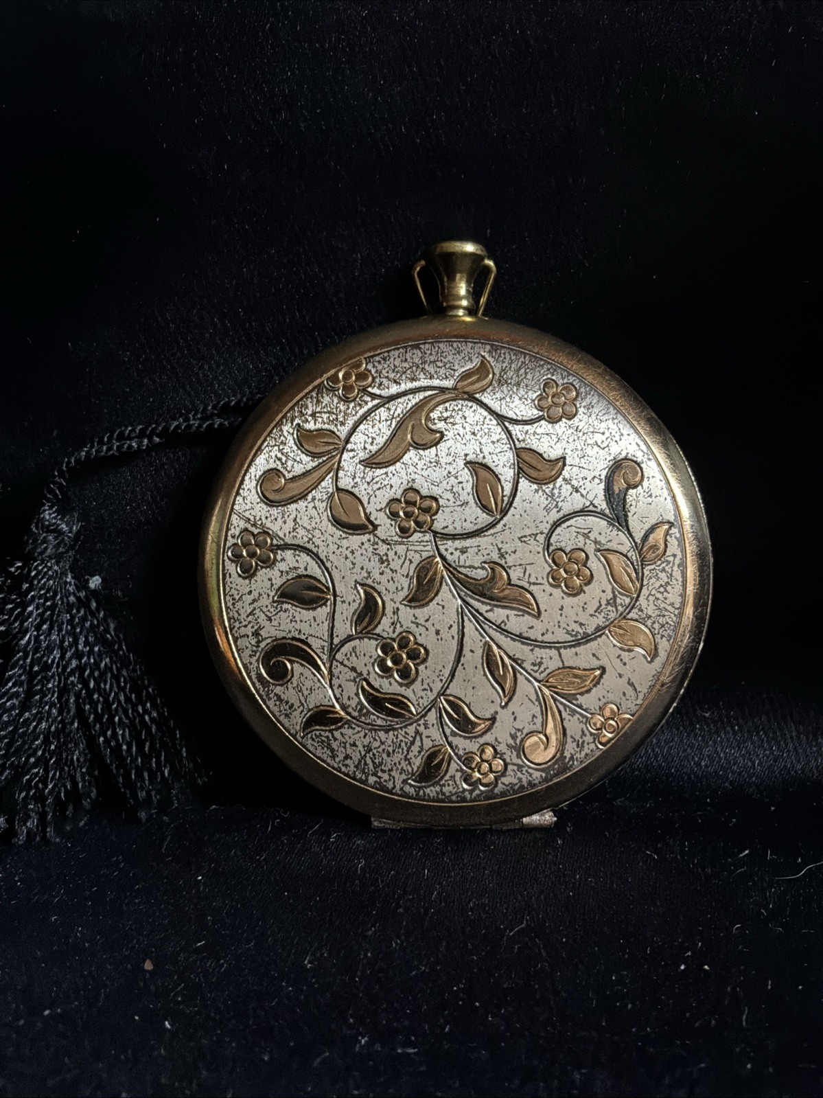  Vintage Gold-Toned Floral Etched Mirrored Compact