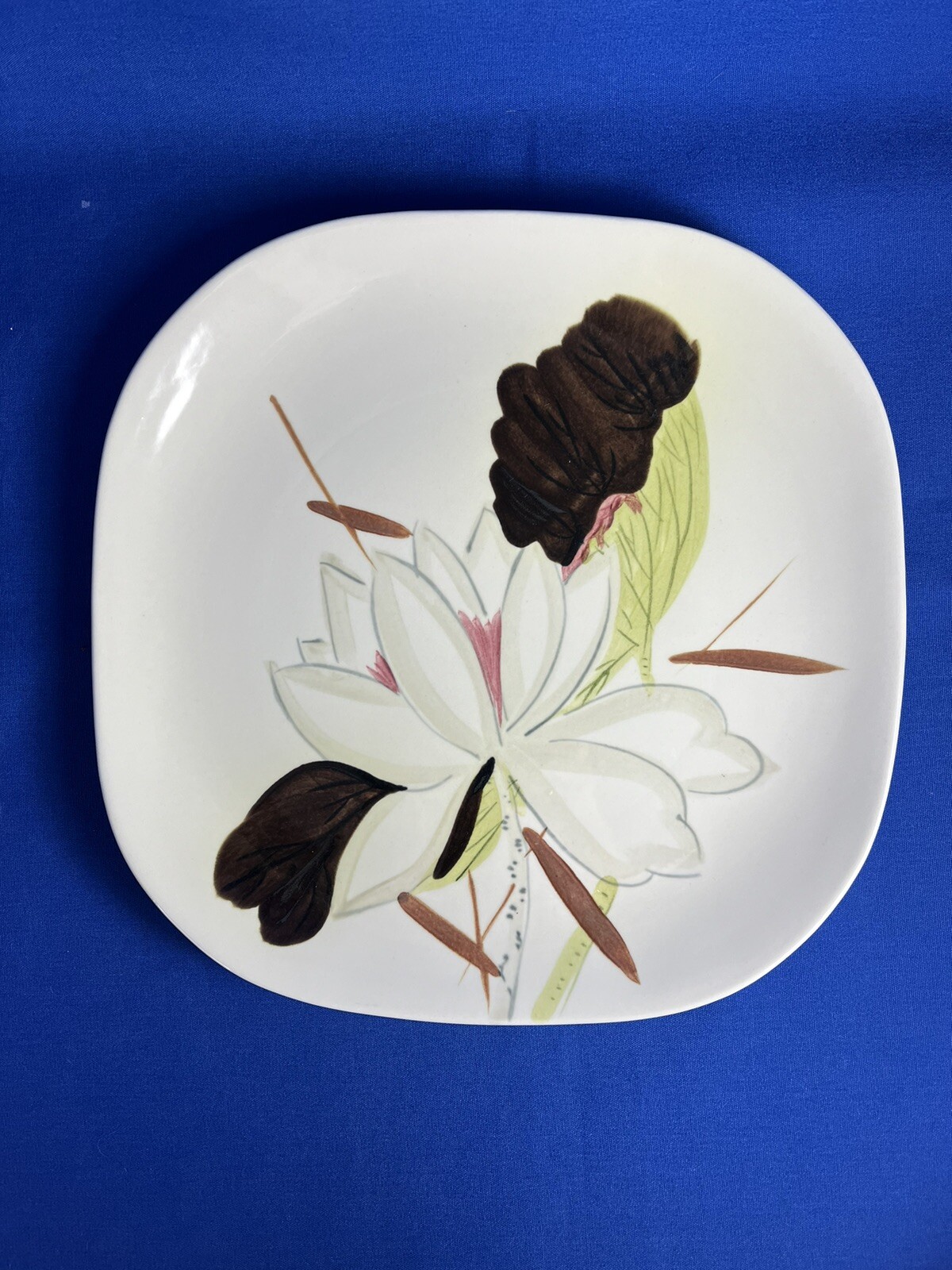 Vintage Red Wing Lotus Bronze Dinner Plate 10.5