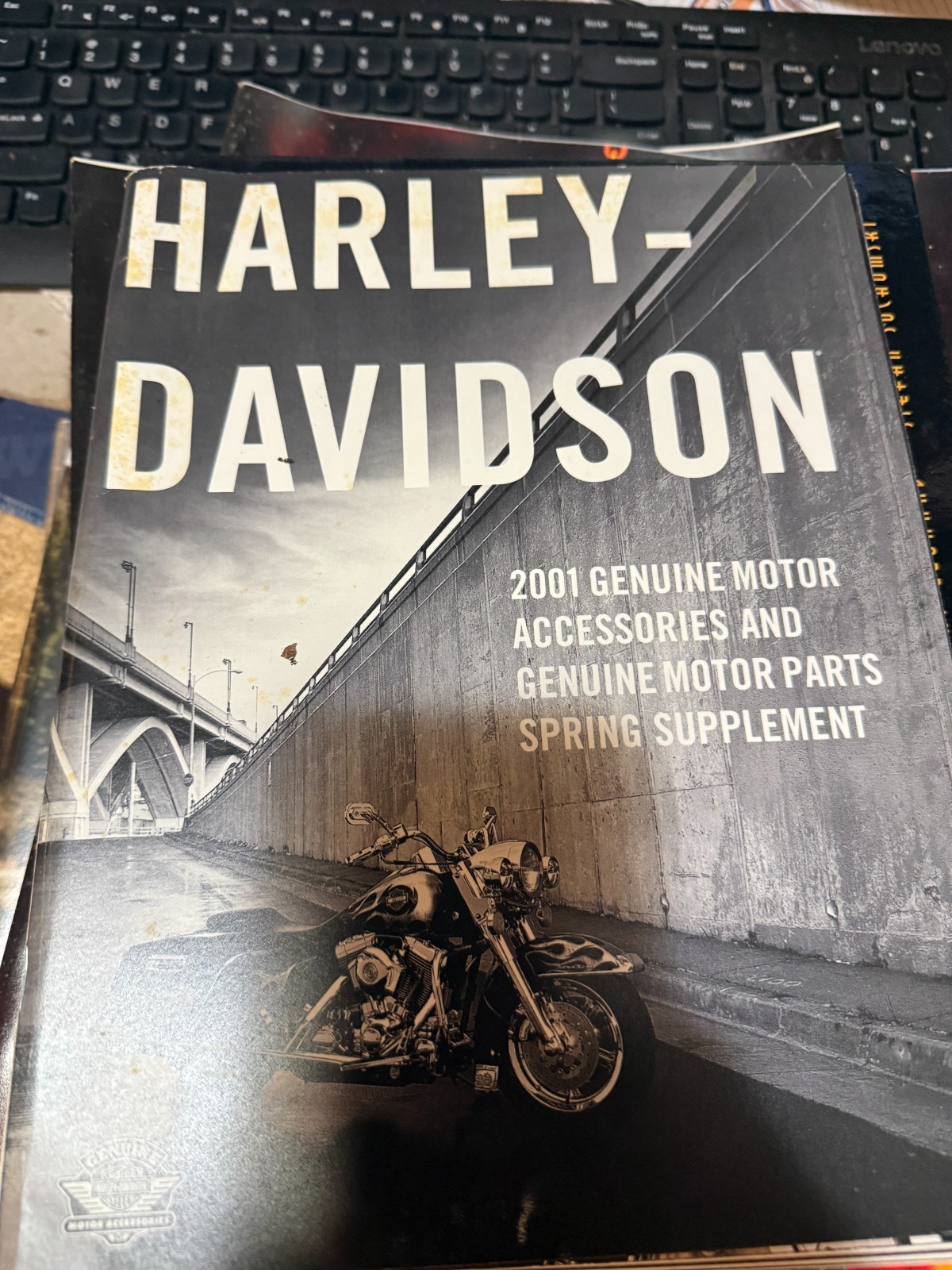 HARLEY DAVIDSON---2001---PARTS AND ACCESSORIES CATALOG--SPRING SUPPLEMENT