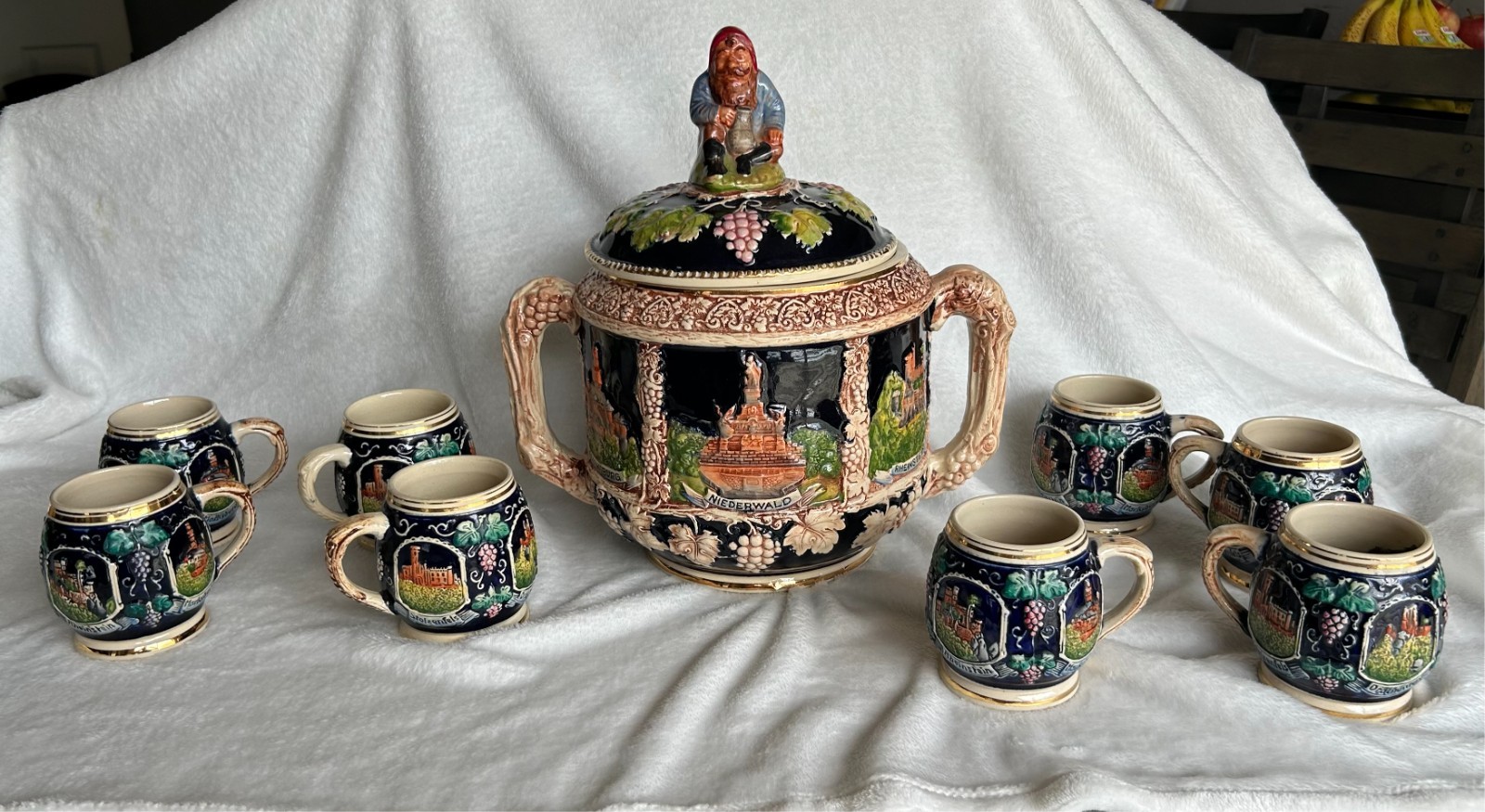 Vintage Marzi & Remy German Stoneware 4L Punch/Gluhwein Set with 8 mugs Vintage Marzi & Remy German Stoneware 4L Punch/Gluhwein Set with 8 mugs