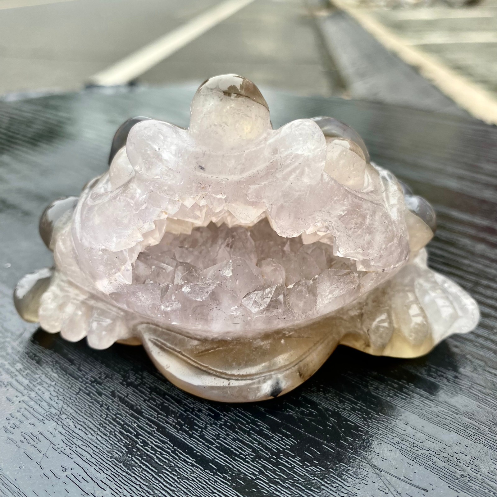 340G Natural Agate Crystal Cave Quartz Carving Crystal Golden Toad Decoration 340G Natural Agate Crystal Cave Quartz Carving Crystal Golden Toad Decoration