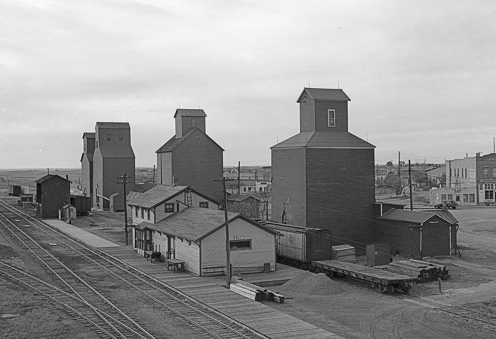 1940 Grain Elevators, Max, North Dakota Vintage Old Photo 13\ 1940 Grain Elevators, Max, North Dakota Vintage Old Photo 13\