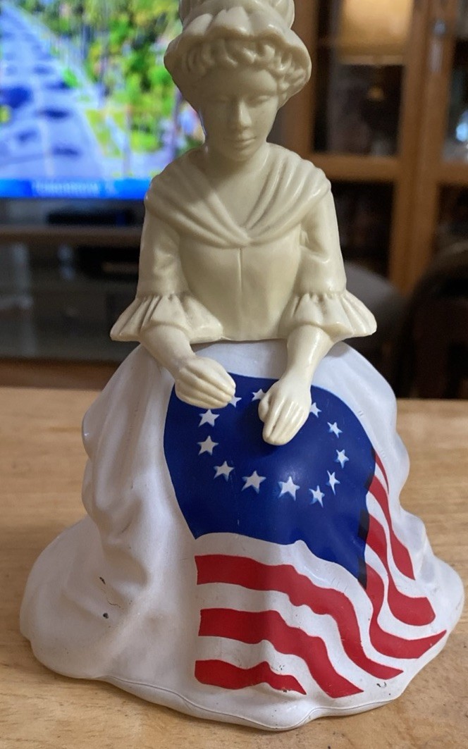 Avon Betsy Ross Figurine Cologne Bottle 1976 Vintage Bicentennial Full