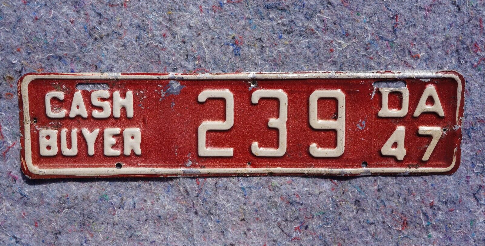 Red 1947 WASHINGTON State Cash Buyer Dealer License Plate Topper Original Paint Red 1947 WASHINGTON State Cash Buyer Dealer License Plate Topper Original Paint