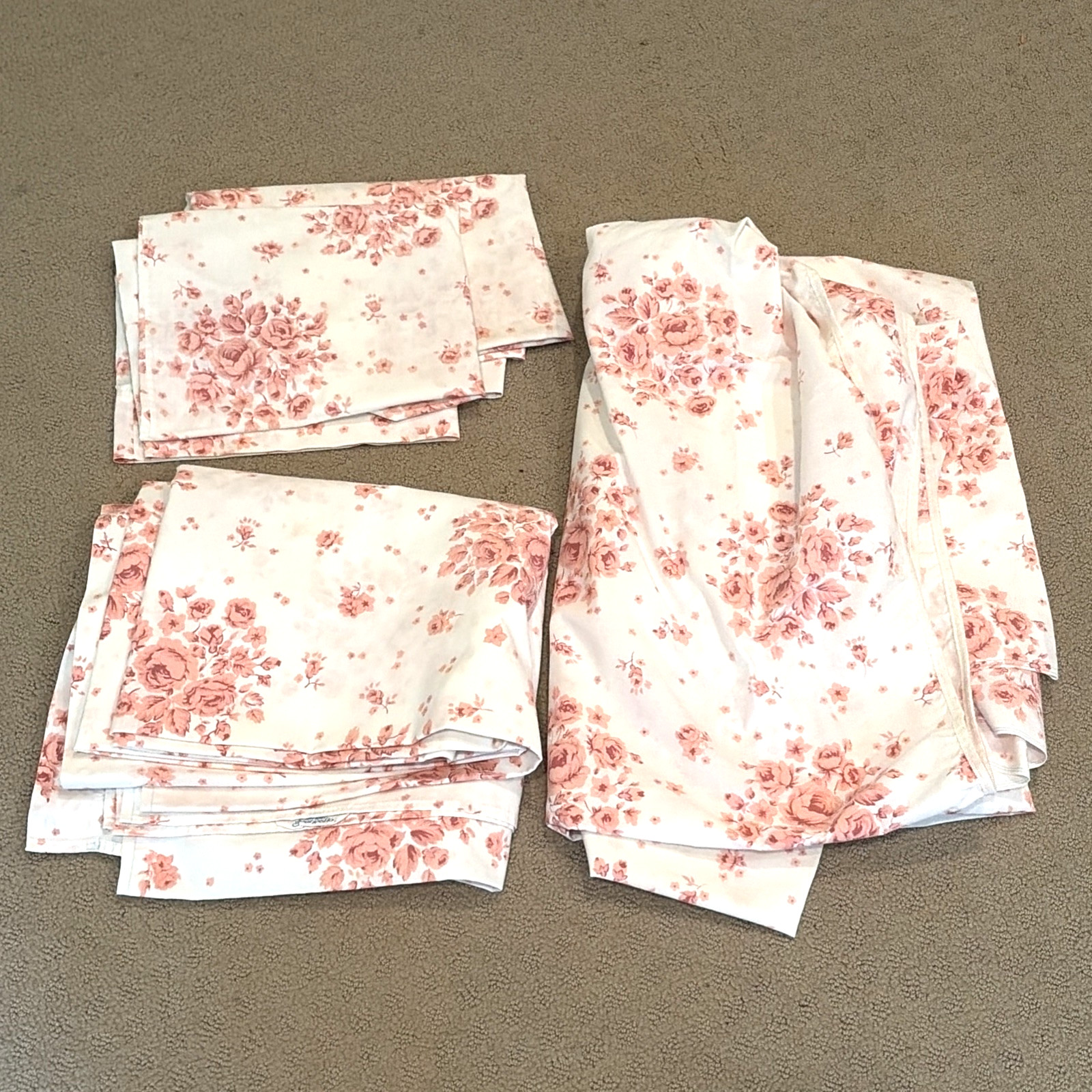 Vintage 70s Cannon Monticello Pink Floral Rose Sheet Set 2 Pillowcases Cottage