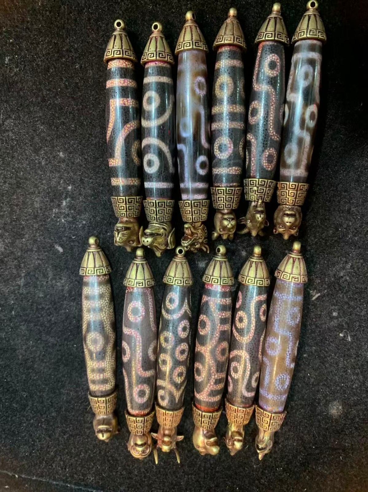 12Pcs (1Set) Tibetan Brass Animas Inlay Old Dragon Vein Agate Dzi Bead Pendants