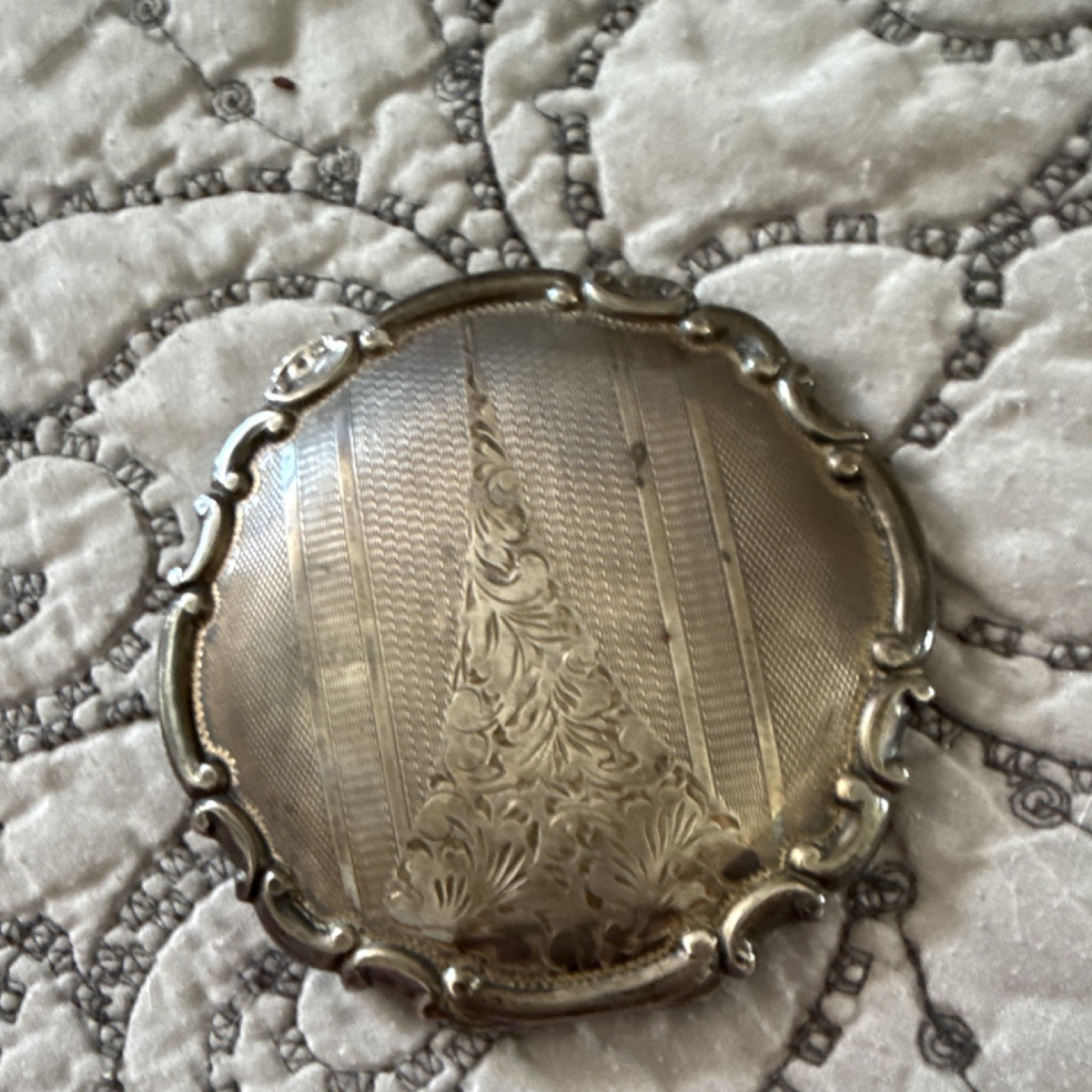 Silver  900 Vintage Collectible Cosmetic Compact Mirror Powder Puff   97 grams