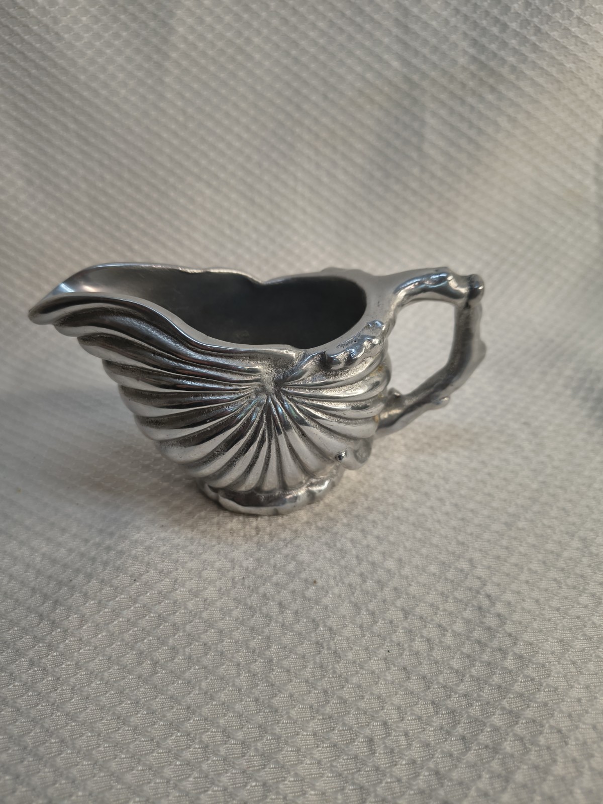 Vintage Mariposa Brillante Aluminum Clam Shell Individual Creamer Nautical Vintage Mariposa Brillante Aluminum Clam Shell Individual Creamer Nautical