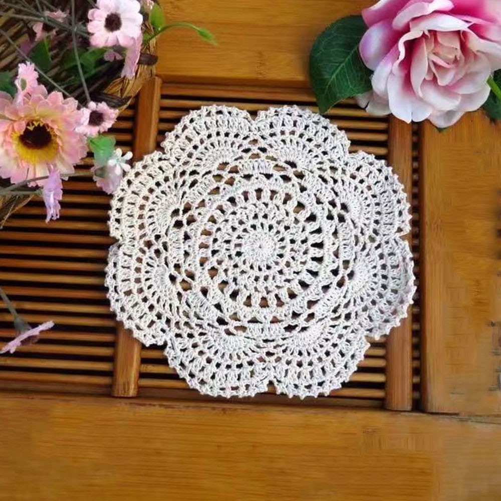 4Pcs/Lot 8in Vintage Hand Crochet Doilies Round Cotton Lace Table Mat Placemats