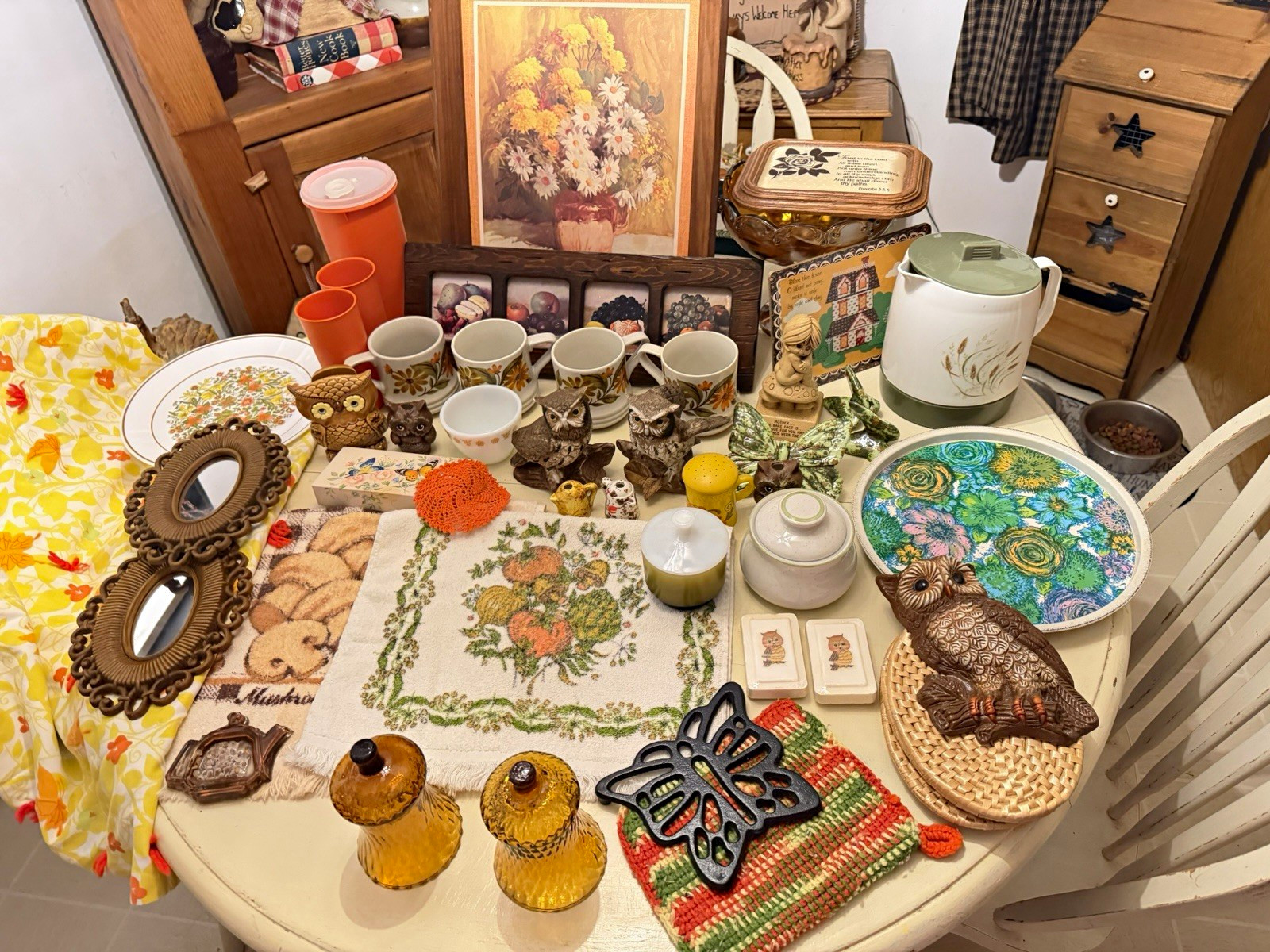 VTG 70s Decorative Collectibles Lot: Owl Figurines, Mugs, Mirrors, Plaque, Tray VTG 70s Decorative Collectibles Lot: Owl Figurines, Mugs, Mirrors, Plaque, Tray