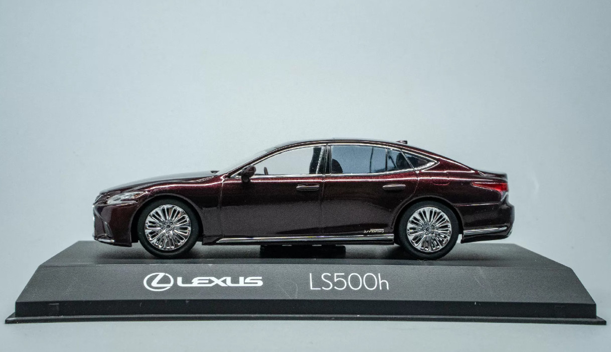 Kyosho 1/43 Lexus LS500h Sonic Agate Red Diecast Model Kyosho 1/43 Lexus LS500h Sonic Agate Red Diecast Model