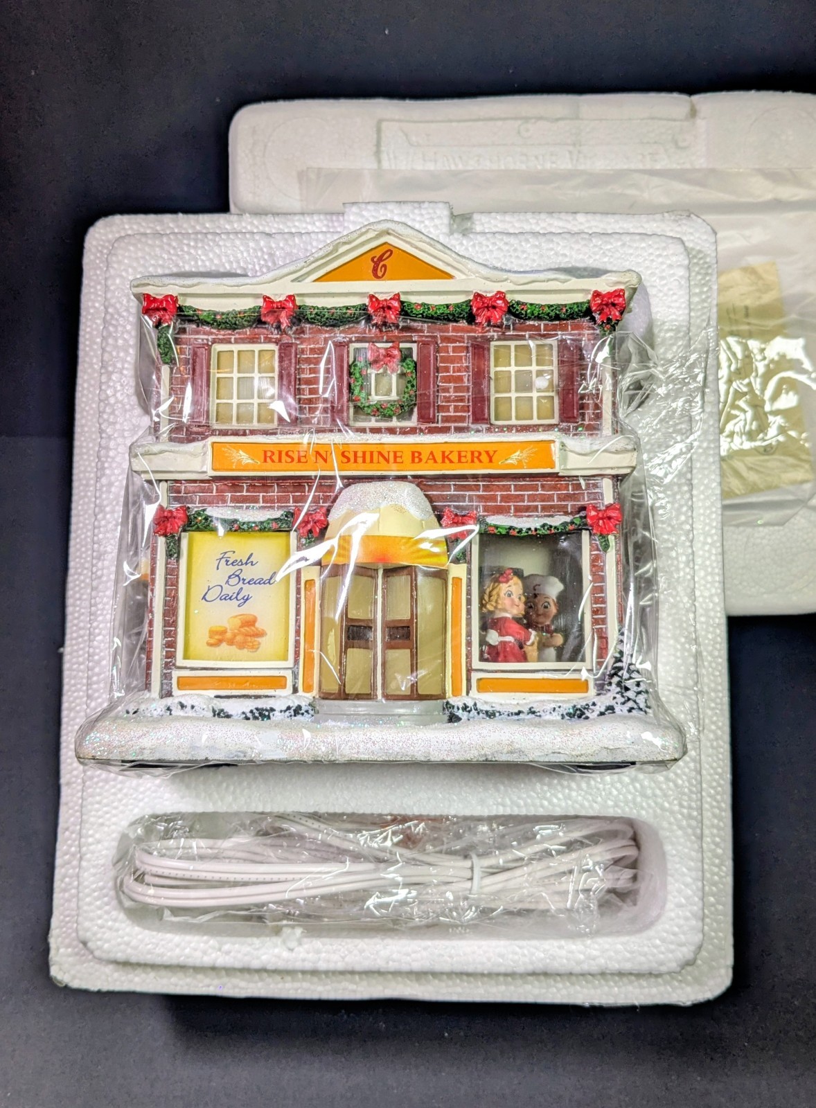 NEW Hawthorne Village Campbells Soup Rise N’ Shine Bakery Lit Christmas Shop COA