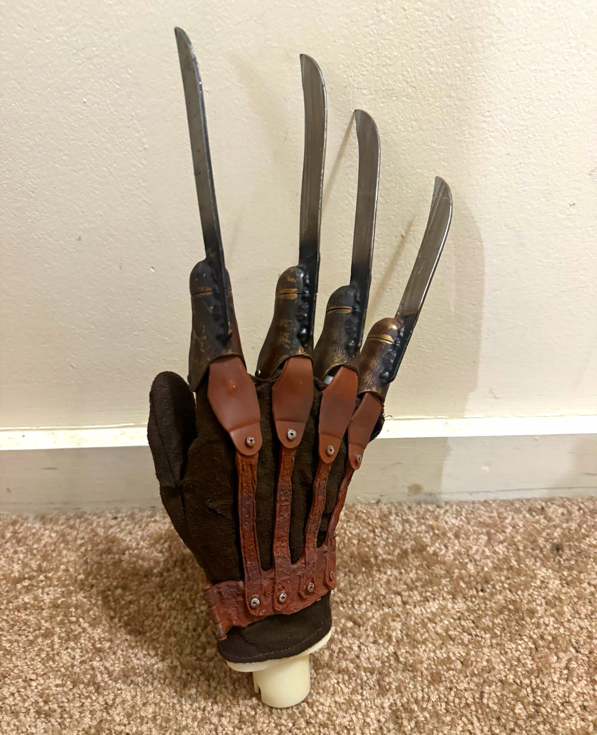 Gemmy Halloween Animated 2010 Life Size Freddy Krueger Glove Restored Working Gemmy Halloween Animated 2010 Life Size Freddy Krueger Glove Restored Working