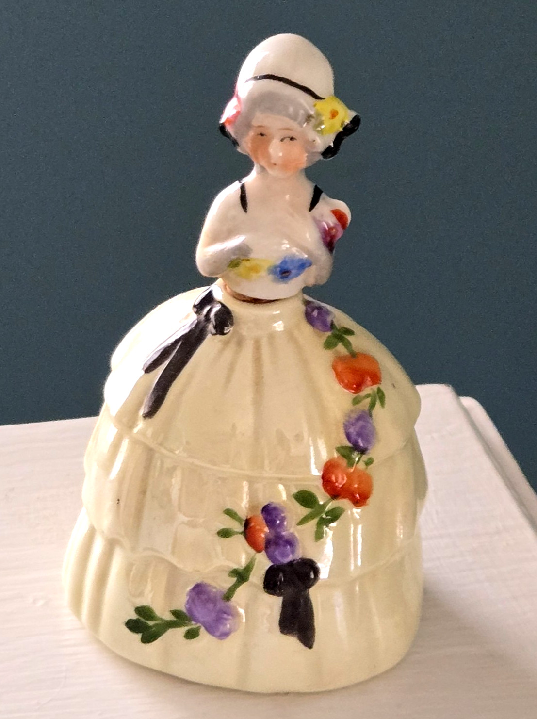 VINTAGE GERMAN PORCELAIN ELEGANT  FIGURAL LADY PERFUME BOTTLE