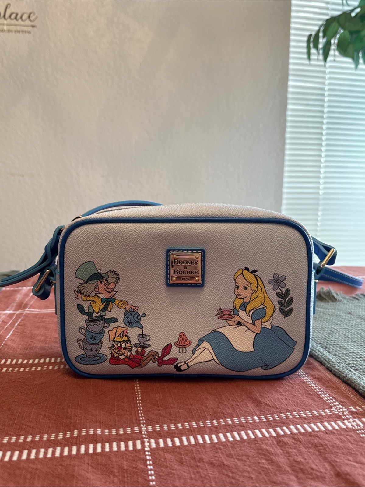 2024 Disney Alice In Wonderland Dooney & Bourke Crossbody Bag 2 Straps 8x5x2.75\ 2024 Disney Alice In Wonderland Dooney & Bourke Crossbody Bag 2 Straps 8x5x2.75\