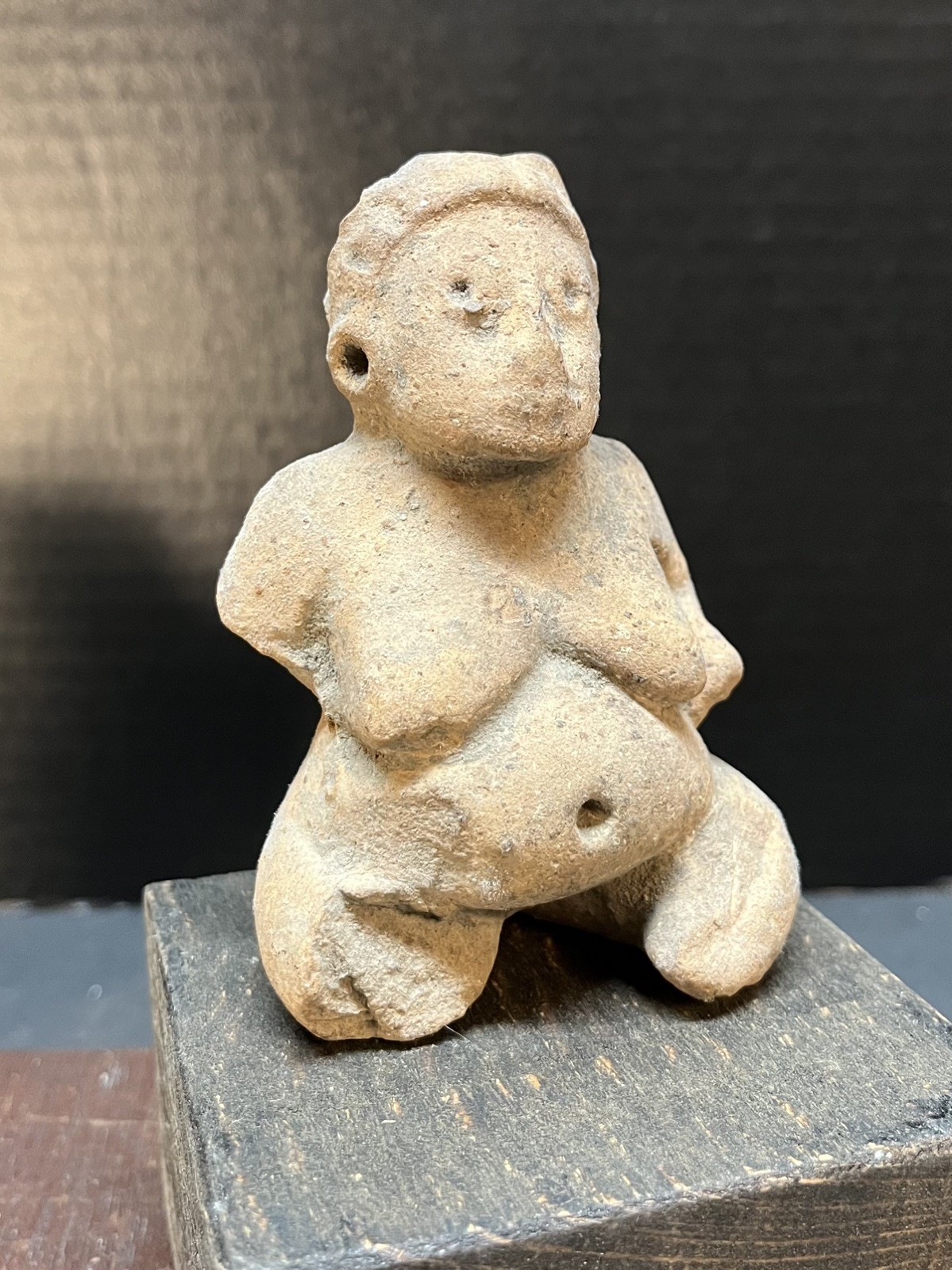 Pre-Columbian Veracruz Pottery Woman Mounted On Wooden Stand 900AD. Pre-Columbian Veracruz Pottery Woman Mounted On Wooden Stand 900AD.