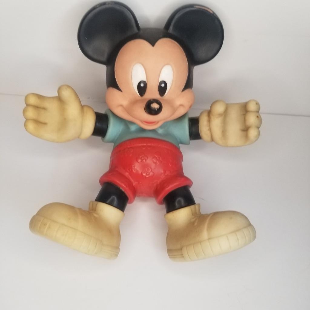 Vintage Mickey Mouse hard plastic doll arms feet head move Walt Disney 70\'s Vintage Mickey Mouse hard plastic doll arms feet head move Walt Disney 70\'s