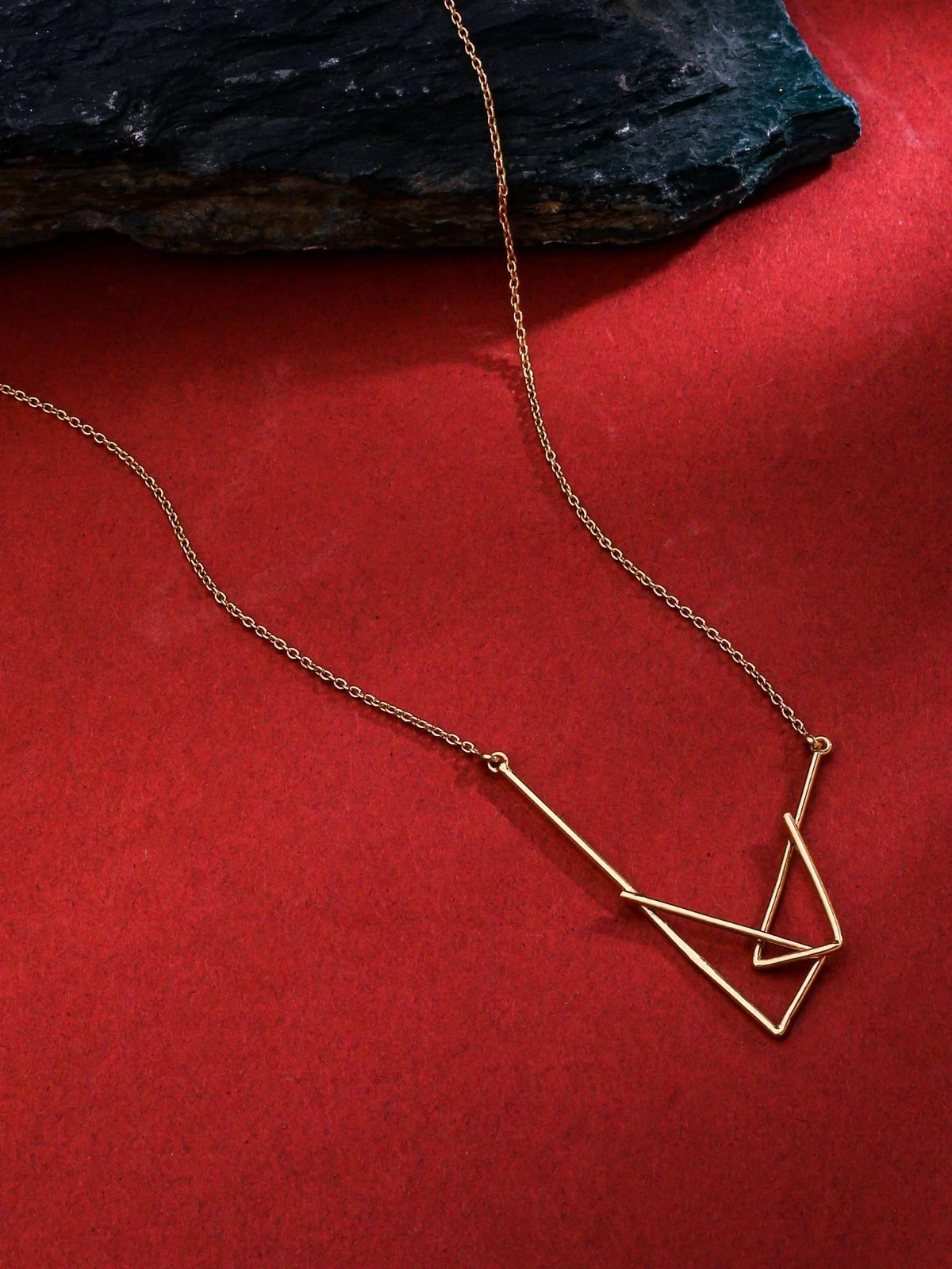 Classy Geometric Triangular Motif Pendant Necklace In 14K Rose Gold Plated 18\'\'