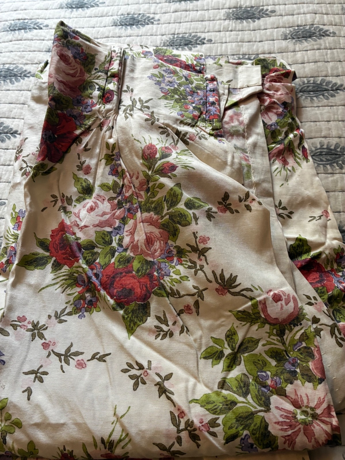 VINTAGE PINCH PLEATED DRAPES 3 PANELS 24 W X 64 L COTTON WELL MADE USA- LIGHT VINTAGE PINCH PLEATED DRAPES 3 PANELS 24 W X 64 L COTTON WELL MADE USA- LIGHT